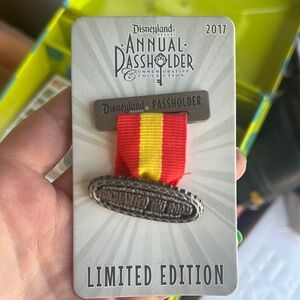 Disneyland Annual Passholder Limited Edition Pin